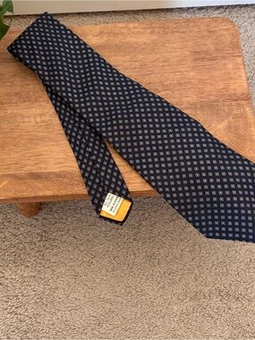 Neiman Marcus Navy Geometric Silk Tie